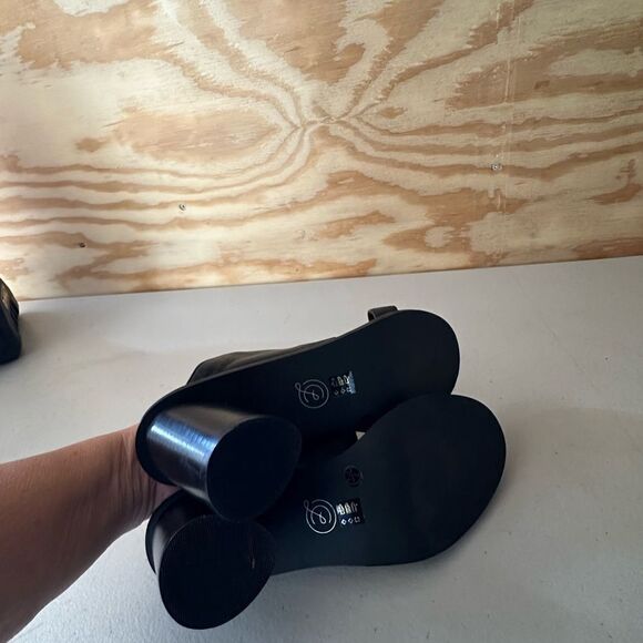 Chinese Laundry Black Heels - Picture 4 of 5